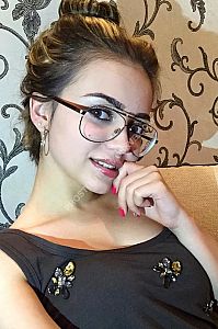 Оксана, метро Братиславская