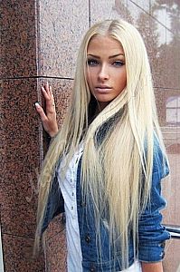 Кристина, метро Каховская