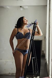 Нина, метро Площадь Гагарина Нина, метро Площадь Гагарина