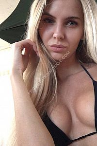 Лена, метро Каширская