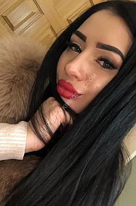 Яна, метро Севастопольская