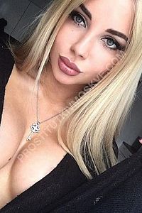 Юля, метро Красногвардейская