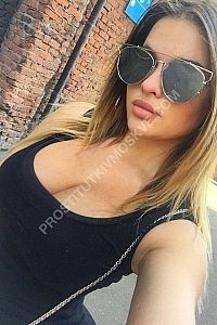Маша, метро Селигерская