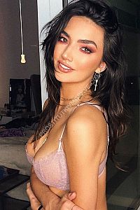 Вика, метро Бульвар Адмирала Ушакова