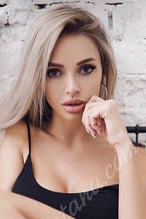 Яна, метро Крылатское