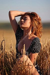 полина, метро Кропоткинская