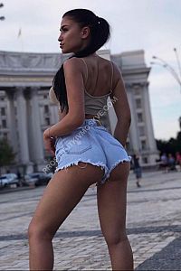 Варя, метро Молодёжная Варя, метро Молодёжная