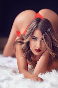 Лена, метро Новокузнецкая Лена, метро Новокузнецкая