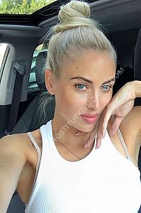 Лена, метро Спартак Лена, метро Спартак